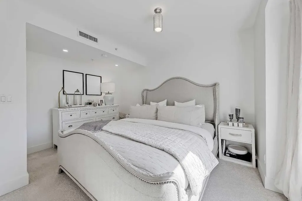 200 La Caille Place SW Calgary AB T2P 5E2