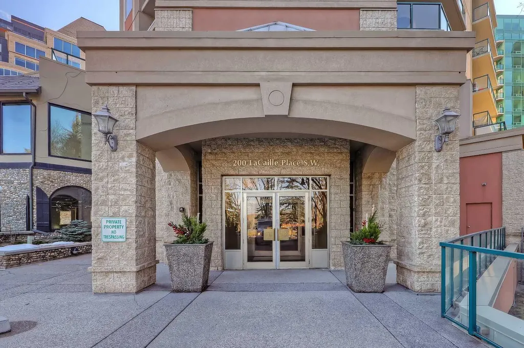 200 La Caille Place SW Calgary AB T2P 5E2