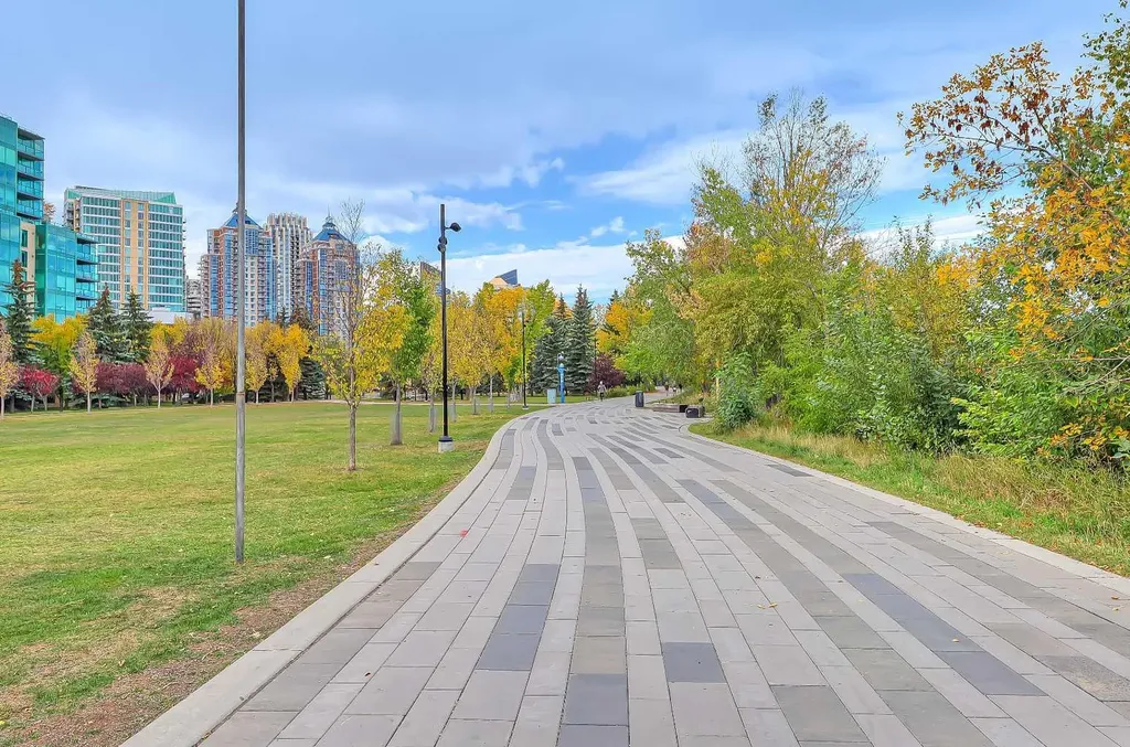 200 La Caille Place SW Calgary AB T2P 5E2