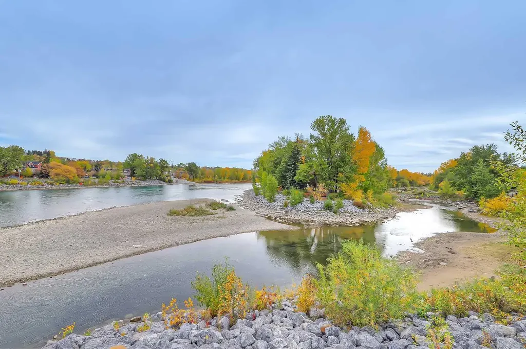 200 La Caille Place SW Calgary AB T2P 5E2