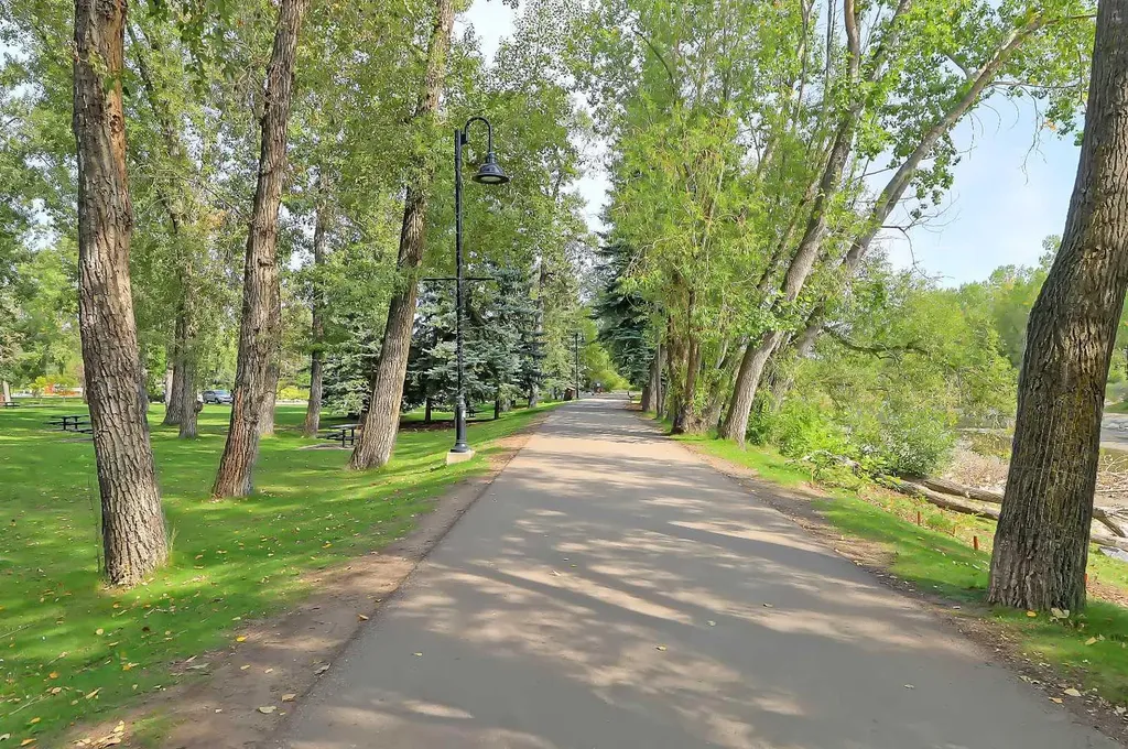 200 La Caille Place SW Calgary AB T2P 5E2