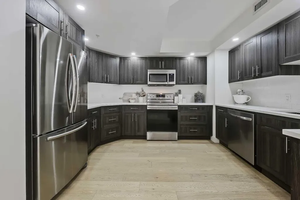 200 La Caille Place SW Calgary AB T2P 5E2
