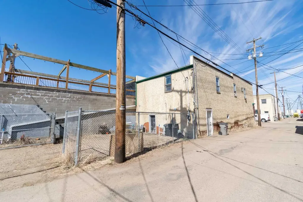 5007 50 Avenue Stettler AB T0C 2L0