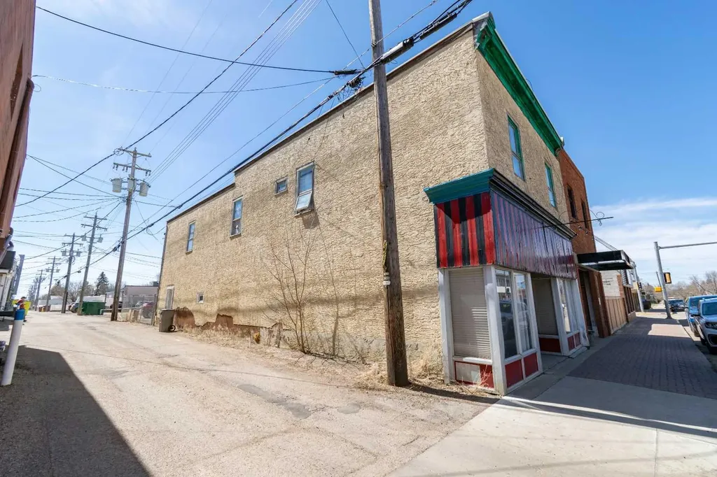 5007 50 Avenue Stettler AB T0C 2L0