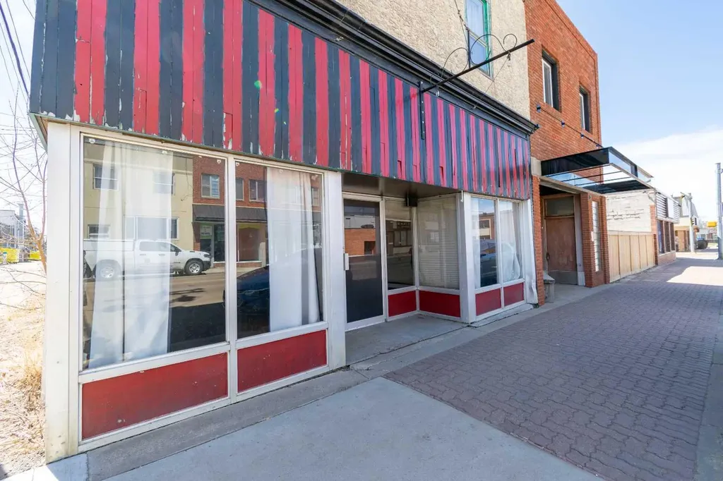5007 50 Avenue Stettler AB T0C 2L0