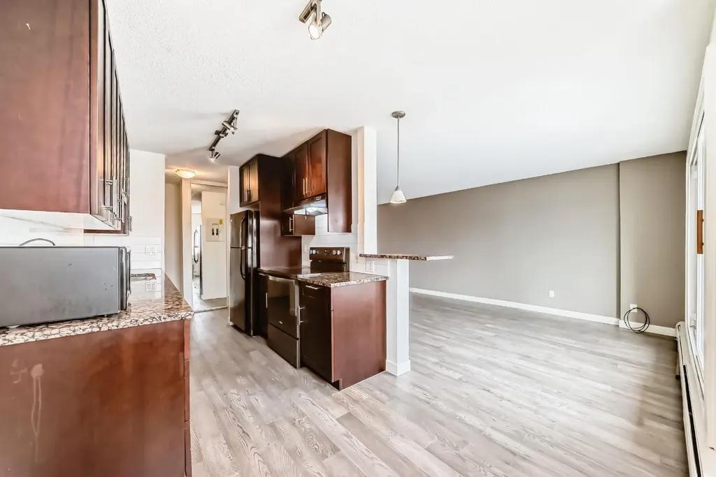 4455A Greenview Drive NE Calgary AB T2E 6M1