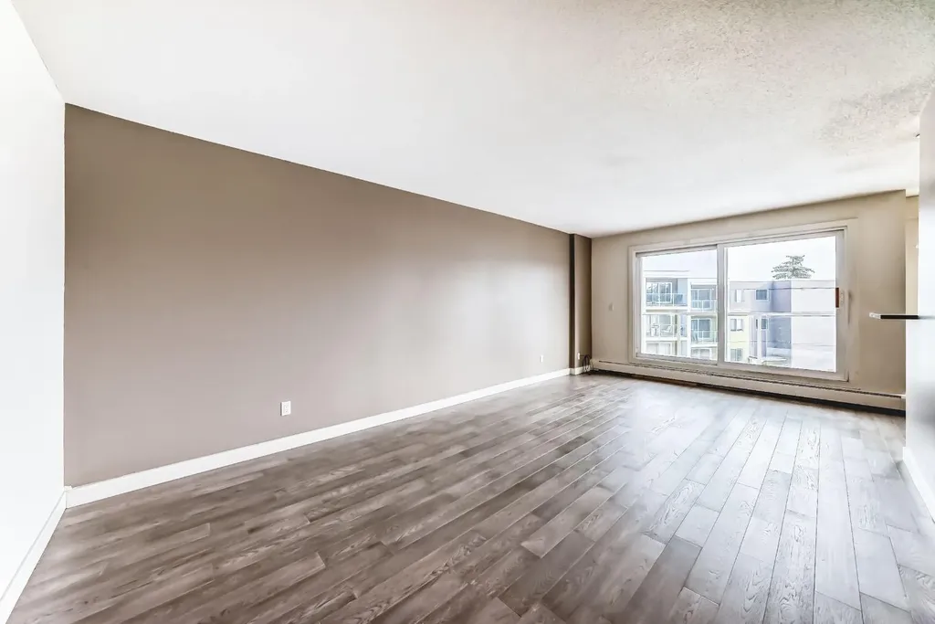 4455A Greenview Drive NE Calgary AB T2E 6M1