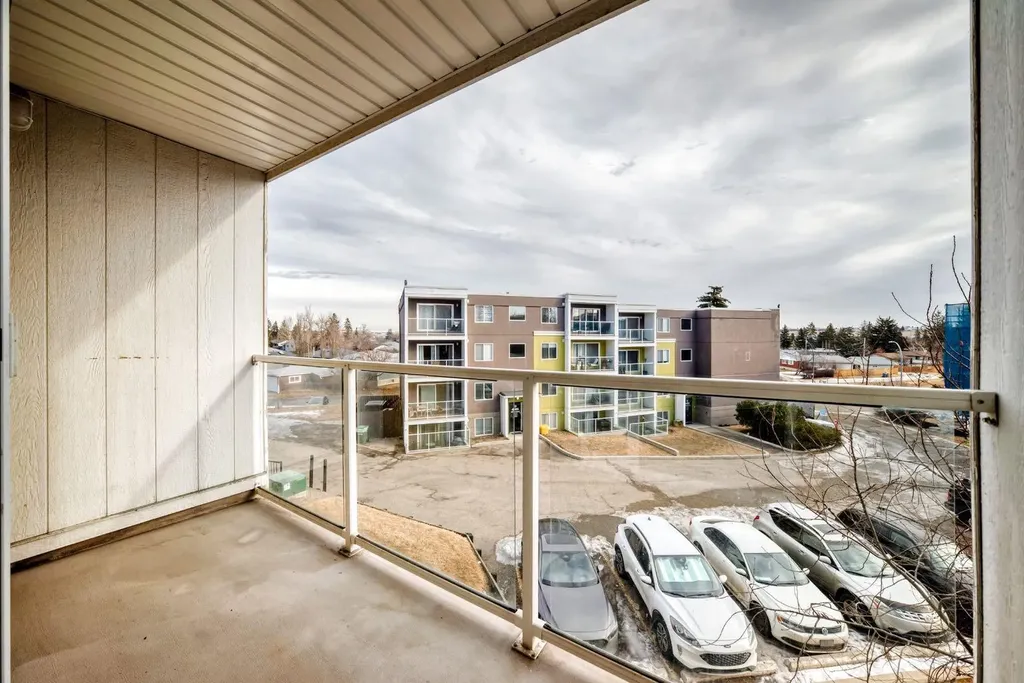 4455A Greenview Drive NE Calgary AB T2E 6M1