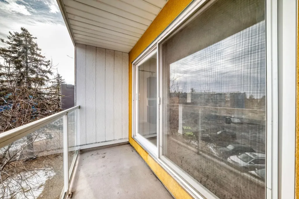 4455A Greenview Drive NE Calgary AB T2E 6M1