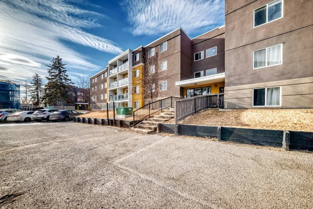 4455A Greenview Drive NE Calgary AB T2E 6M1