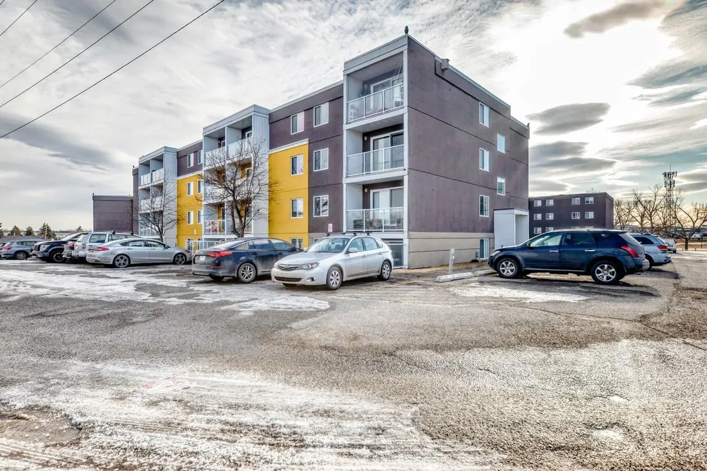 4455A Greenview Drive NE Calgary AB T2E 6M1