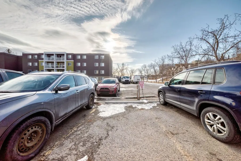 4455A Greenview Drive NE Calgary AB T2E 6M1
