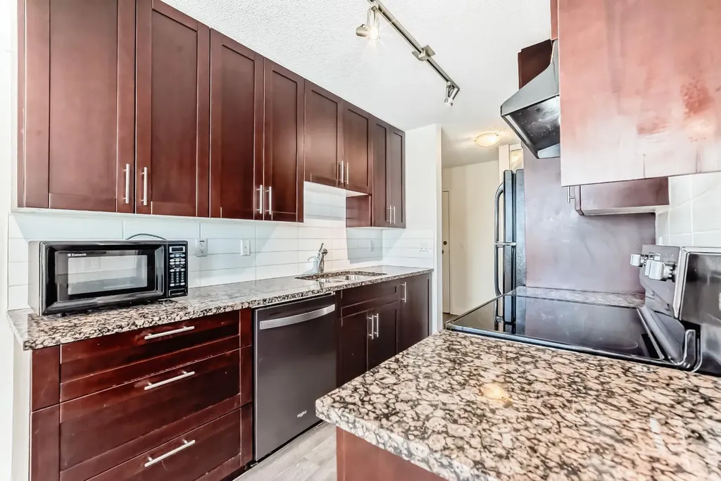 4455A Greenview Drive NE Calgary AB T2E 6M1