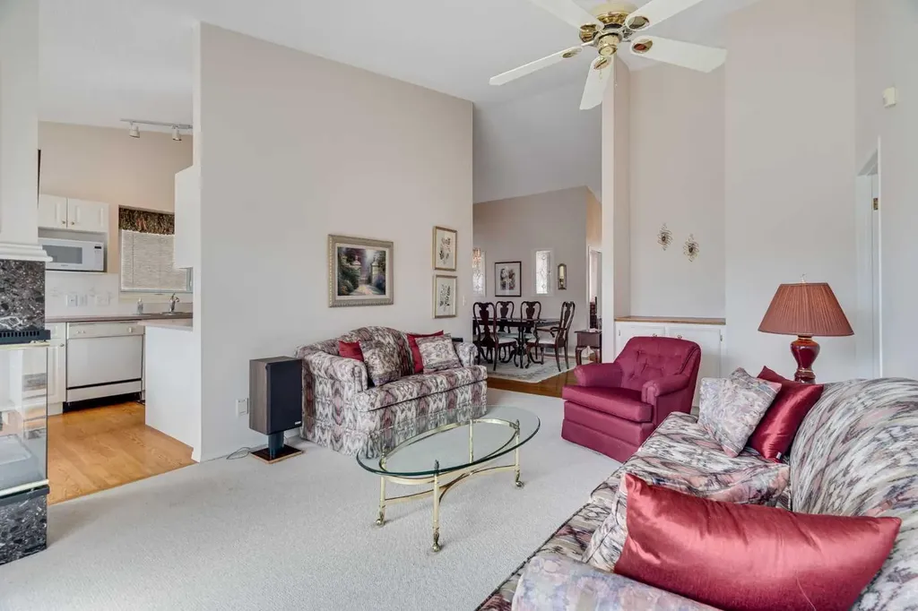 58 Evergreen Bay SW Calgary AB T2Y 3E9