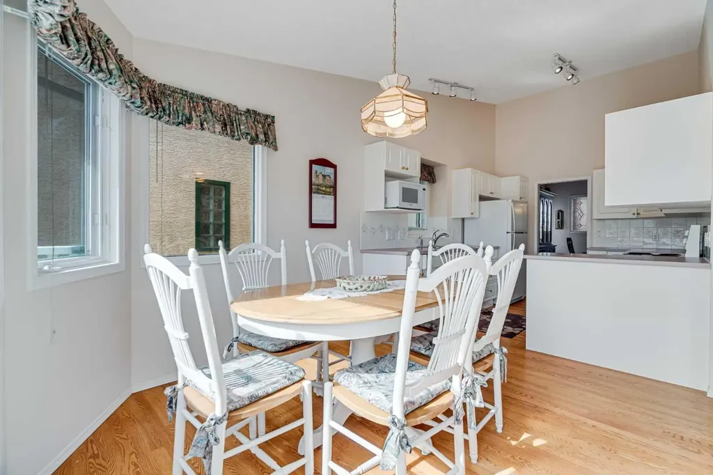 58 Evergreen Bay SW Calgary AB T2Y 3E9