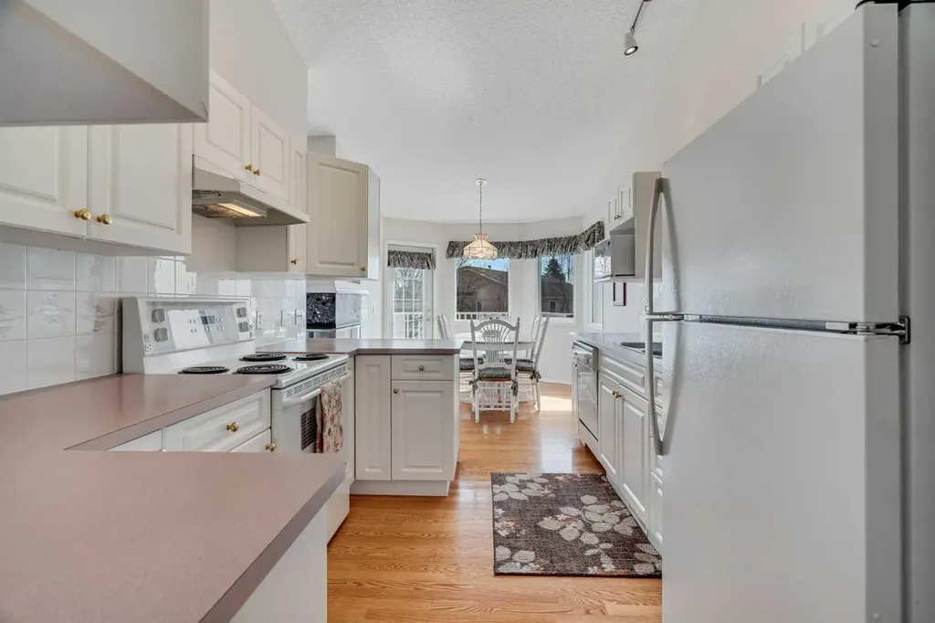 58 Evergreen Bay SW Calgary AB T2Y 3E9