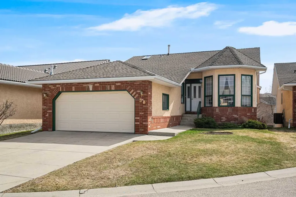 58 Evergreen Bay SW Calgary AB T2Y 3E9
