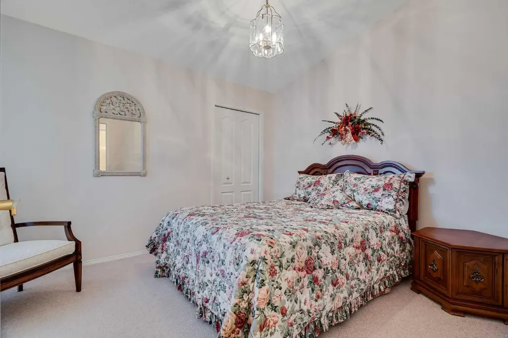 58 Evergreen Bay SW Calgary AB T2Y 3E9