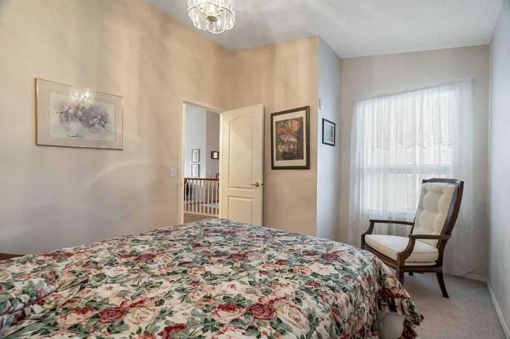 58 Evergreen Bay SW Calgary AB T2Y 3E9