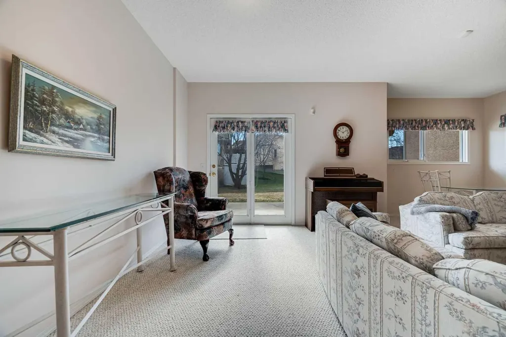 58 Evergreen Bay SW Calgary AB T2Y 3E9