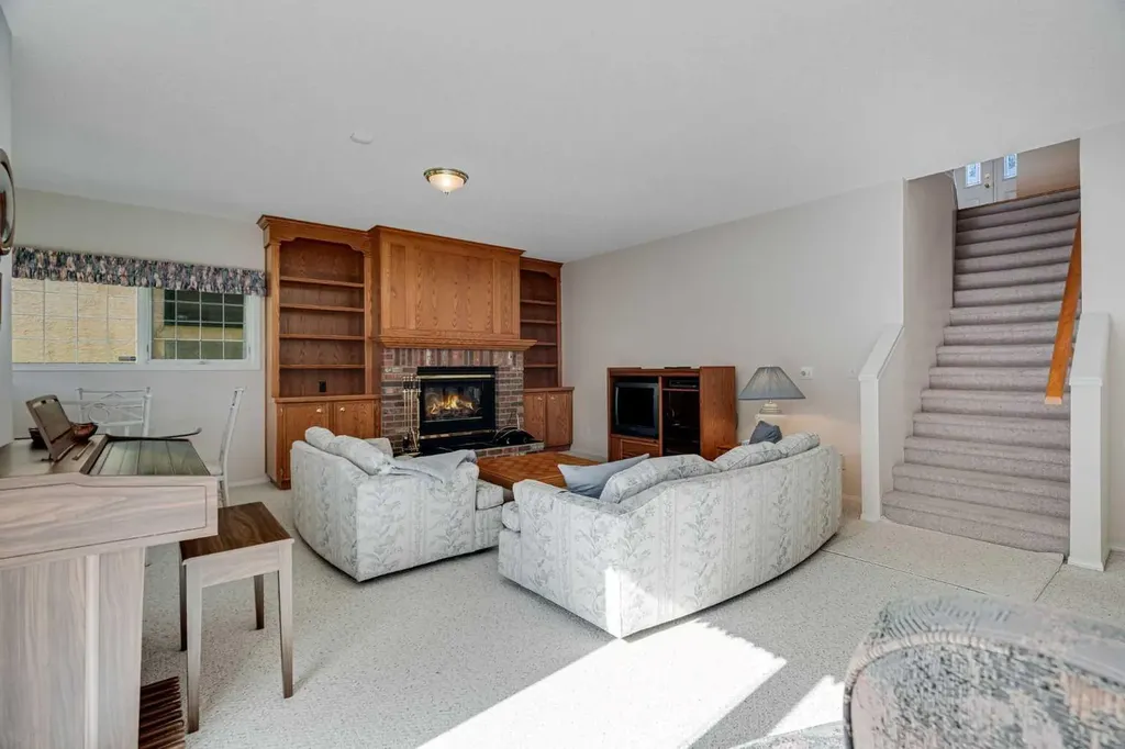 58 Evergreen Bay SW Calgary AB T2Y 3E9