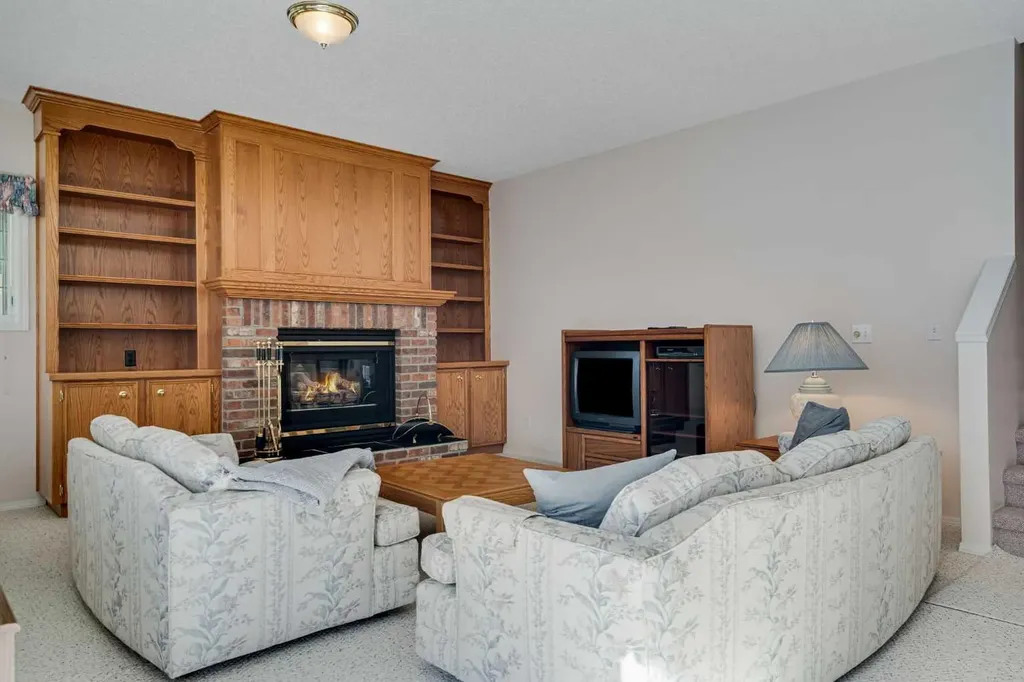 58 Evergreen Bay SW Calgary AB T2Y 3E9