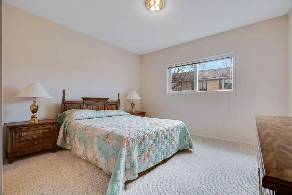 58 Evergreen Bay SW Calgary AB T2Y 3E9