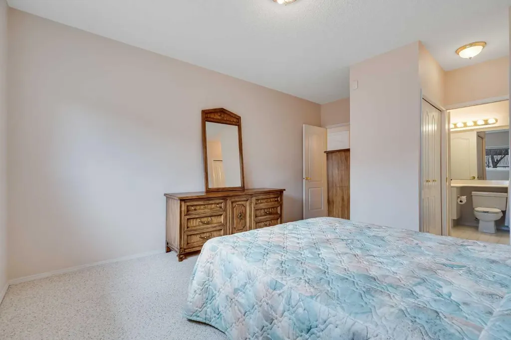 58 Evergreen Bay SW Calgary AB T2Y 3E9