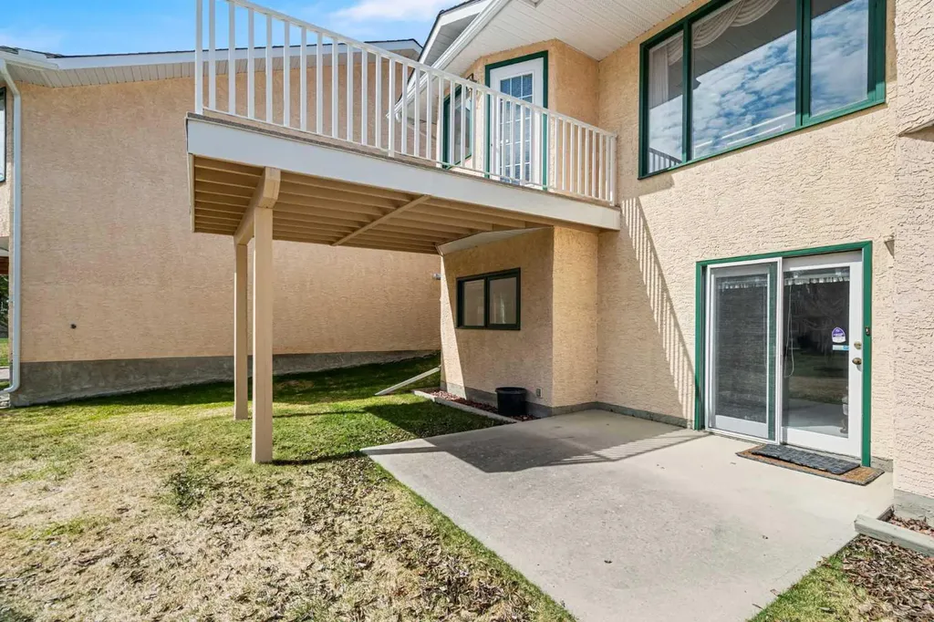 58 Evergreen Bay SW Calgary AB T2Y 3E9