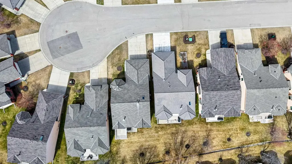 58 Evergreen Bay SW Calgary AB T2Y 3E9