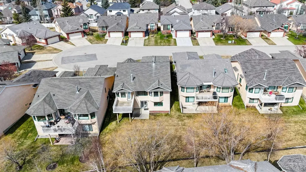 58 Evergreen Bay SW Calgary AB T2Y 3E9