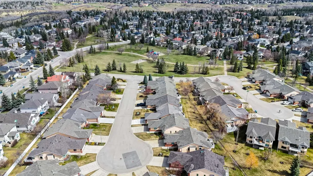 58 Evergreen Bay SW Calgary AB T2Y 3E9