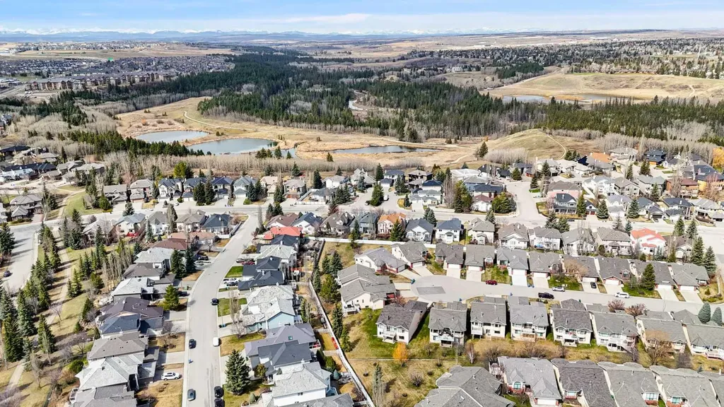 58 Evergreen Bay SW Calgary AB T2Y 3E9