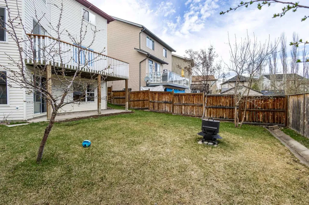112 Everridge Drive SW Calgary AB T2Y 4R4