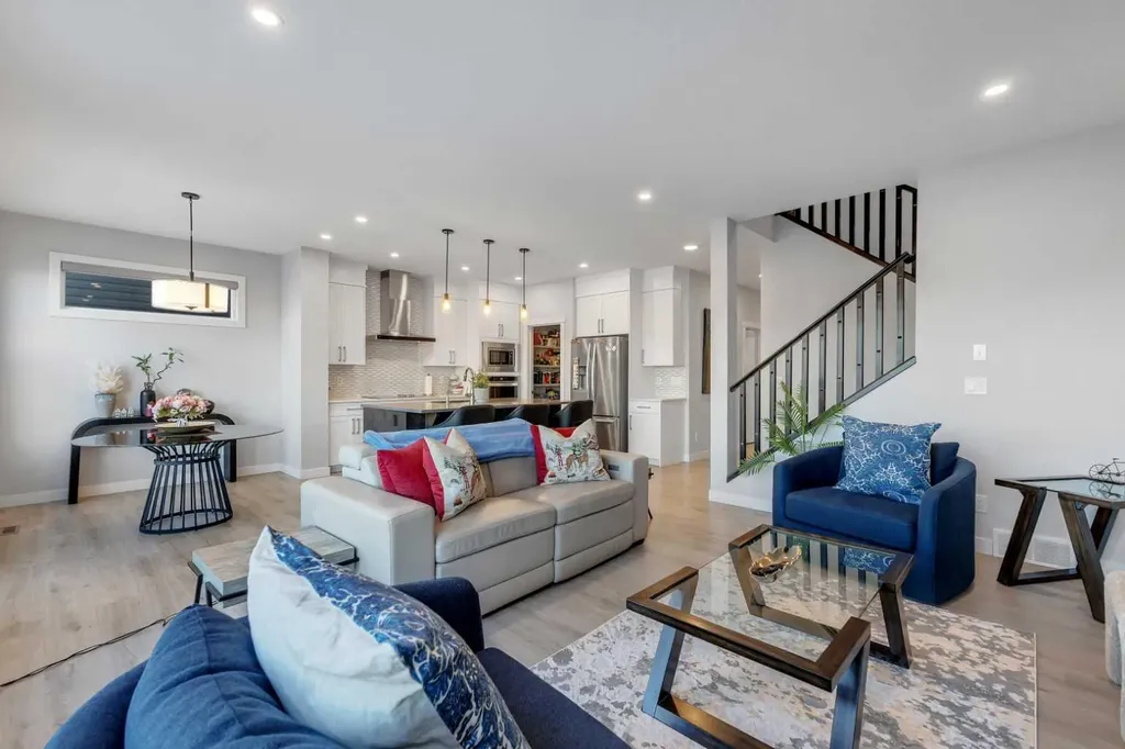 14 Carrington Road NW Calgary AB T3P 1L8