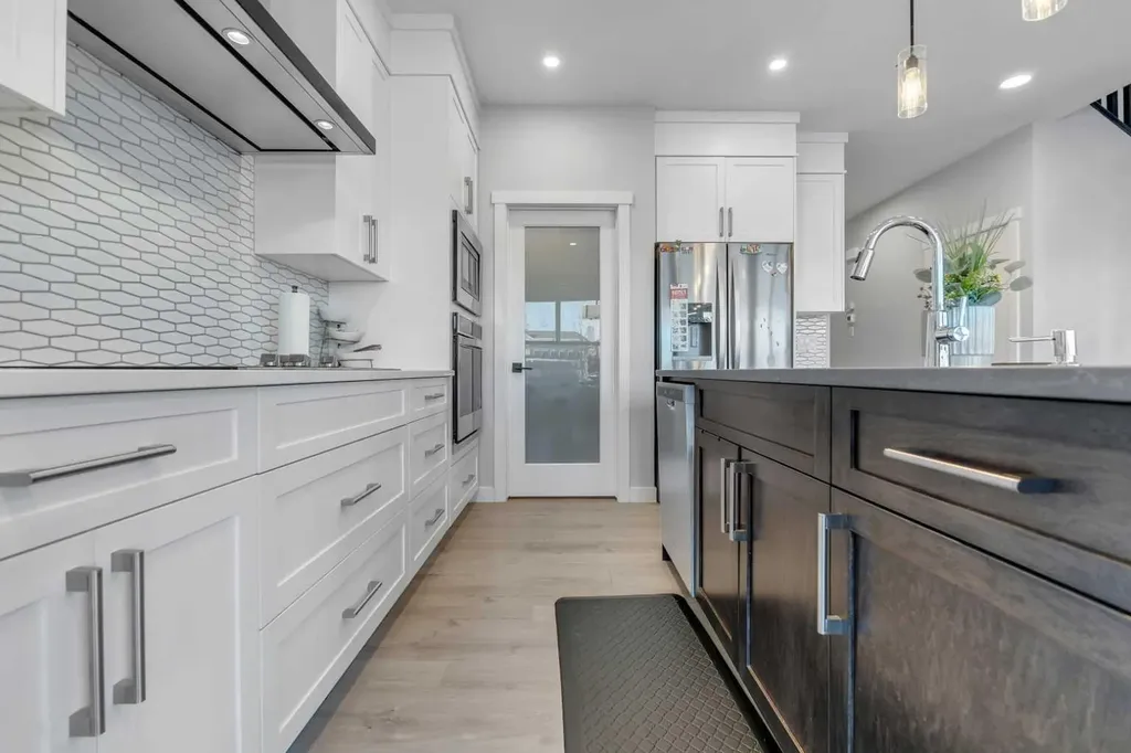 14 Carrington Road NW Calgary AB T3P 1L8