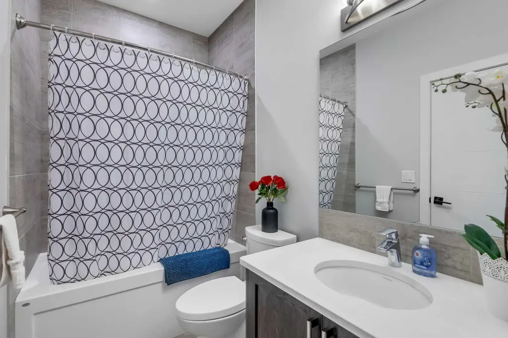 14 Carrington Road NW Calgary AB T3P 1L8