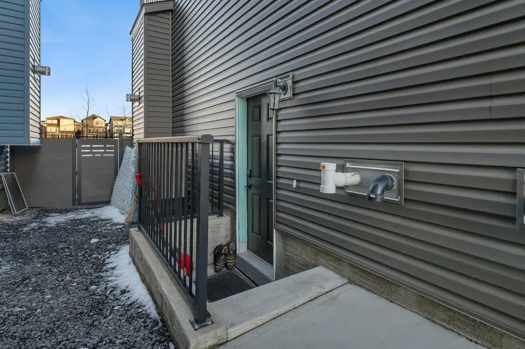 14 Carrington Road NW Calgary AB T3P 1L8