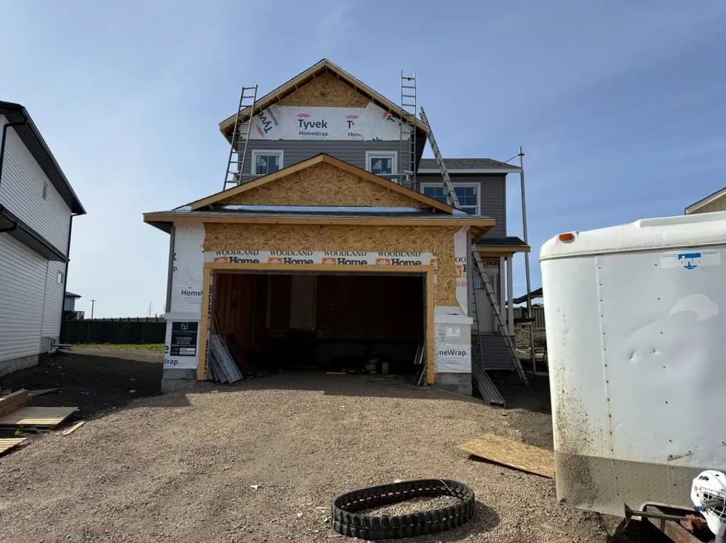 10534 131 Avenue Grande Prairie AB T8V 6V2