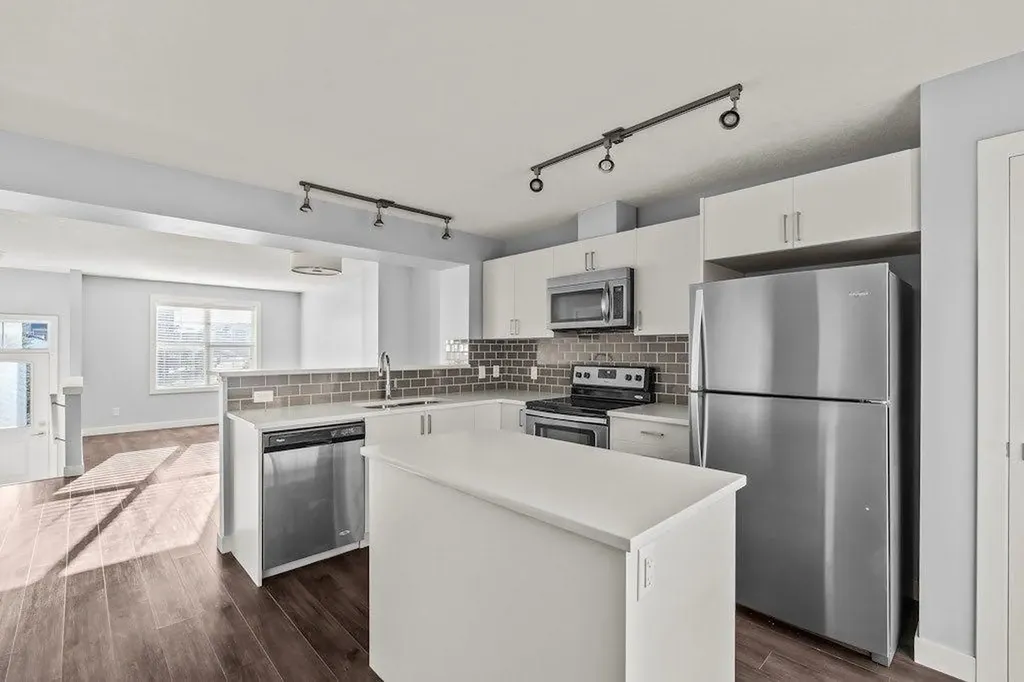 4 Evanscrest Gardens NW Calgary AB T3P 0S1
