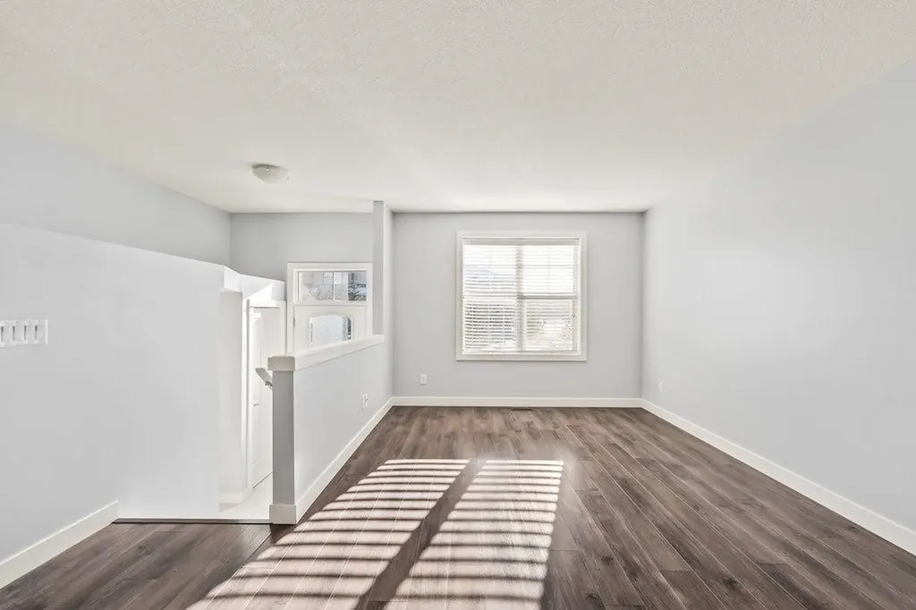 4 Evanscrest Gardens NW Calgary AB T3P 0S1