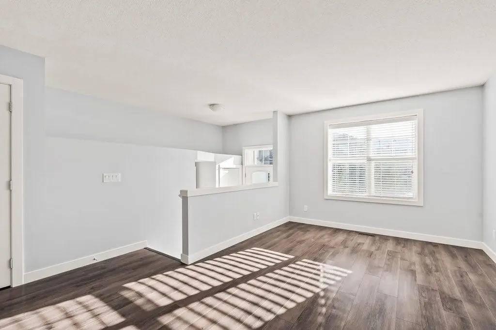 4 Evanscrest Gardens NW Calgary AB T3P 0S1
