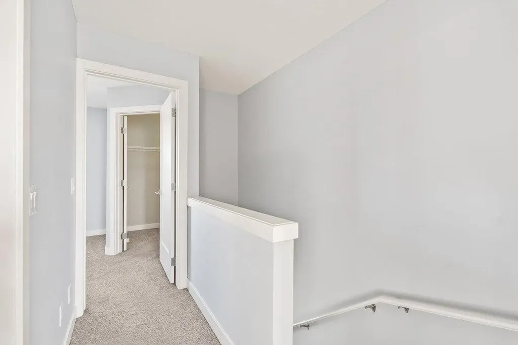 4 Evanscrest Gardens NW Calgary AB T3P 0S1