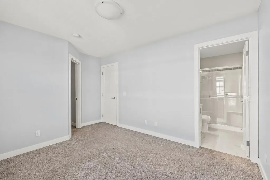 4 Evanscrest Gardens NW Calgary AB T3P 0S1