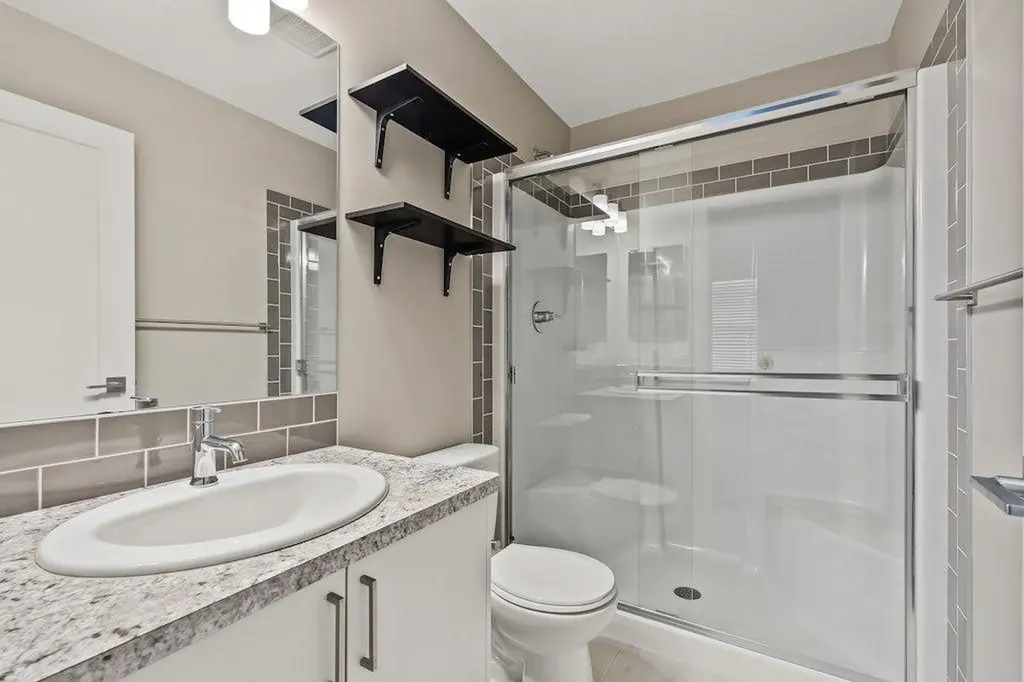 4 Evanscrest Gardens NW Calgary AB T3P 0S1