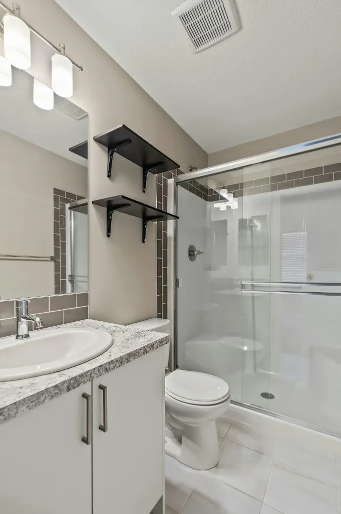 4 Evanscrest Gardens NW Calgary AB T3P 0S1