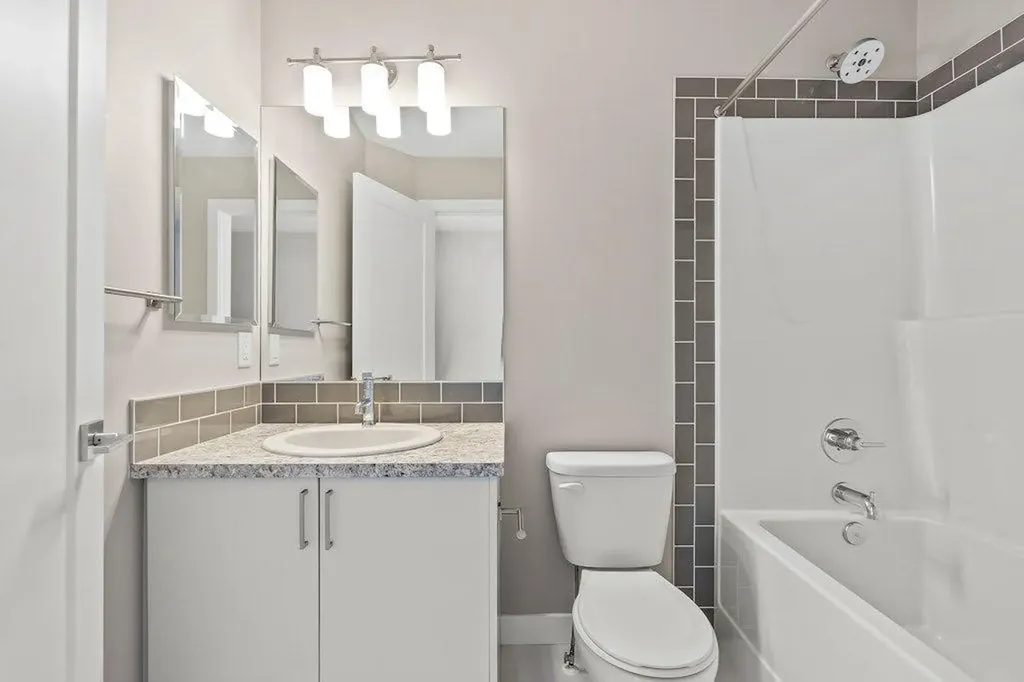 4 Evanscrest Gardens NW Calgary AB T3P 0S1