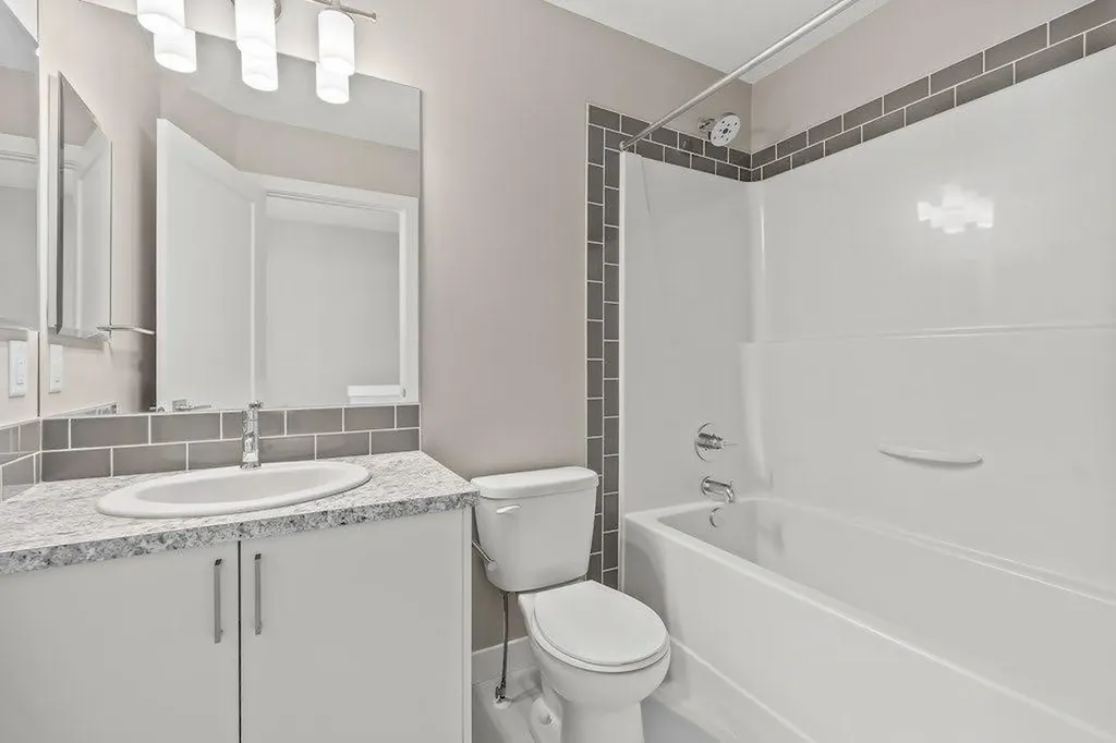 4 Evanscrest Gardens NW Calgary AB T3P 0S1