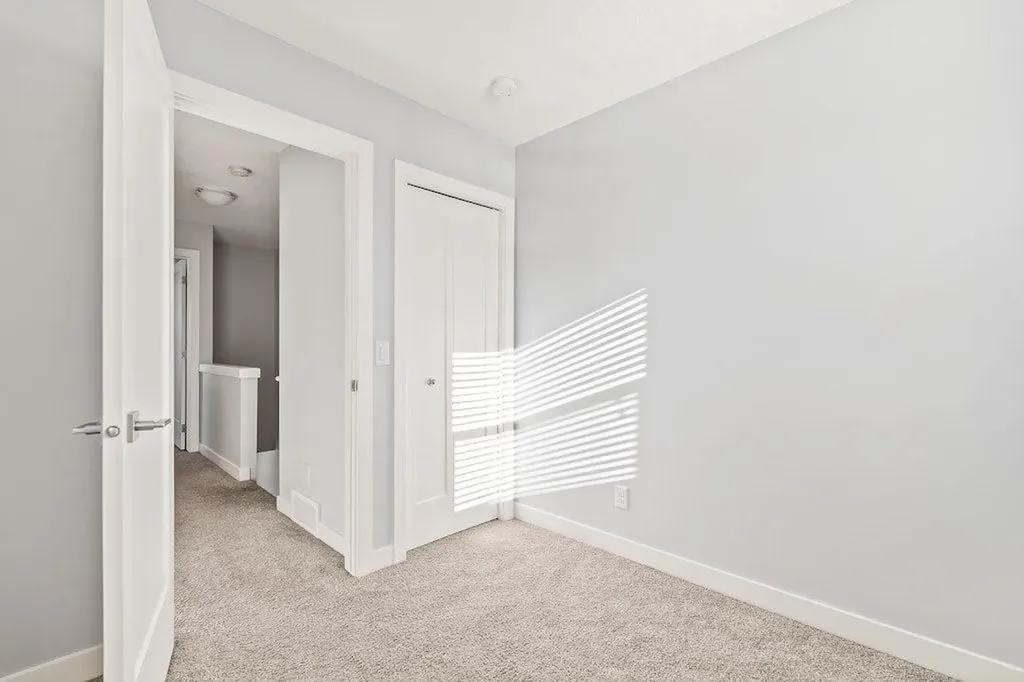 4 Evanscrest Gardens NW Calgary AB T3P 0S1