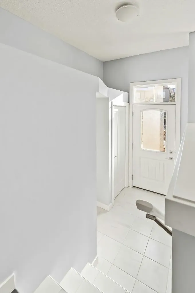 4 Evanscrest Gardens NW Calgary AB T3P 0S1